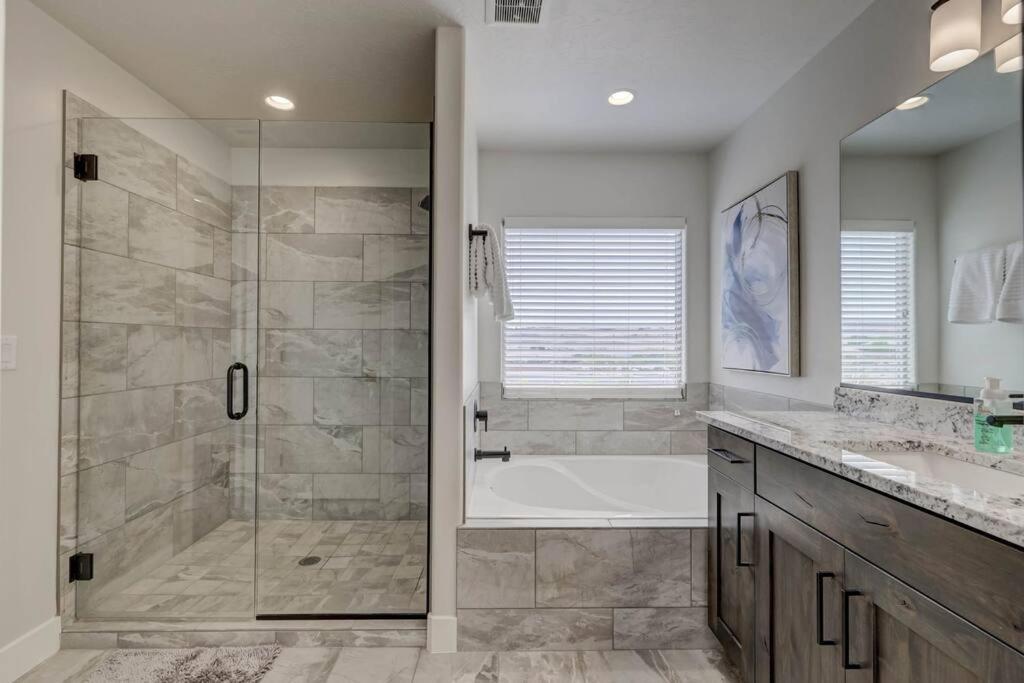 St George, Private Hot Tub/Patio, New Community Villa Washington Bagian luar foto