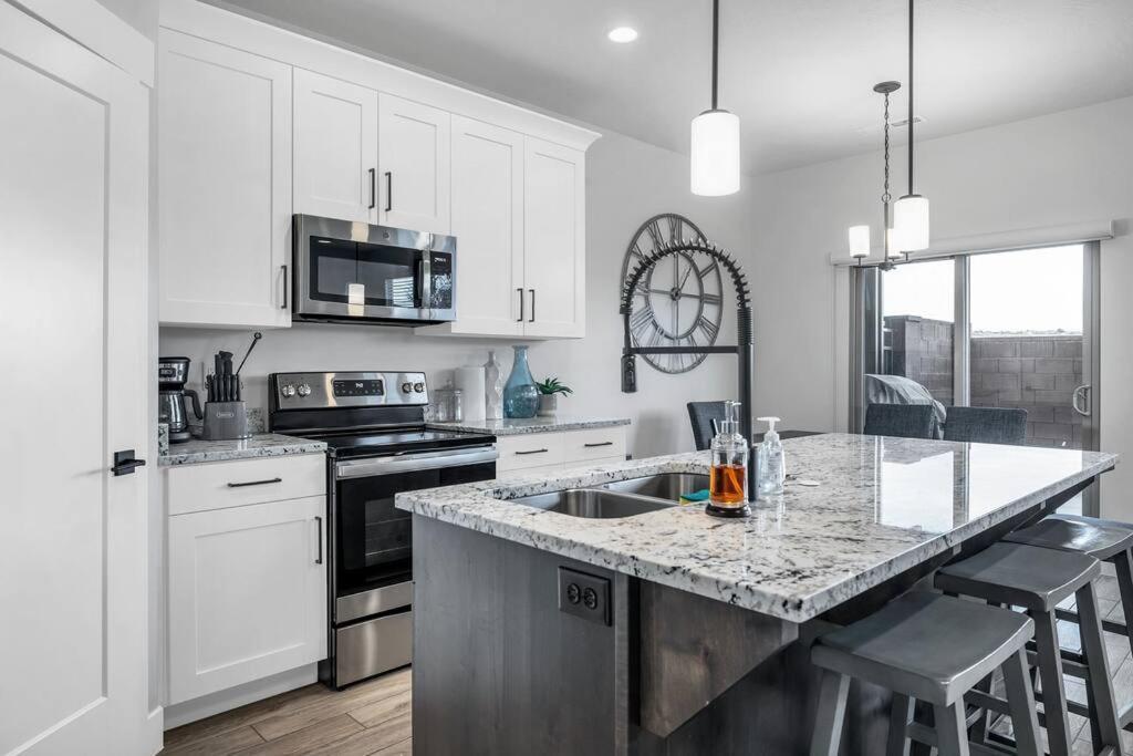 St George, Private Hot Tub/Patio, New Community Villa Washington Bagian luar foto